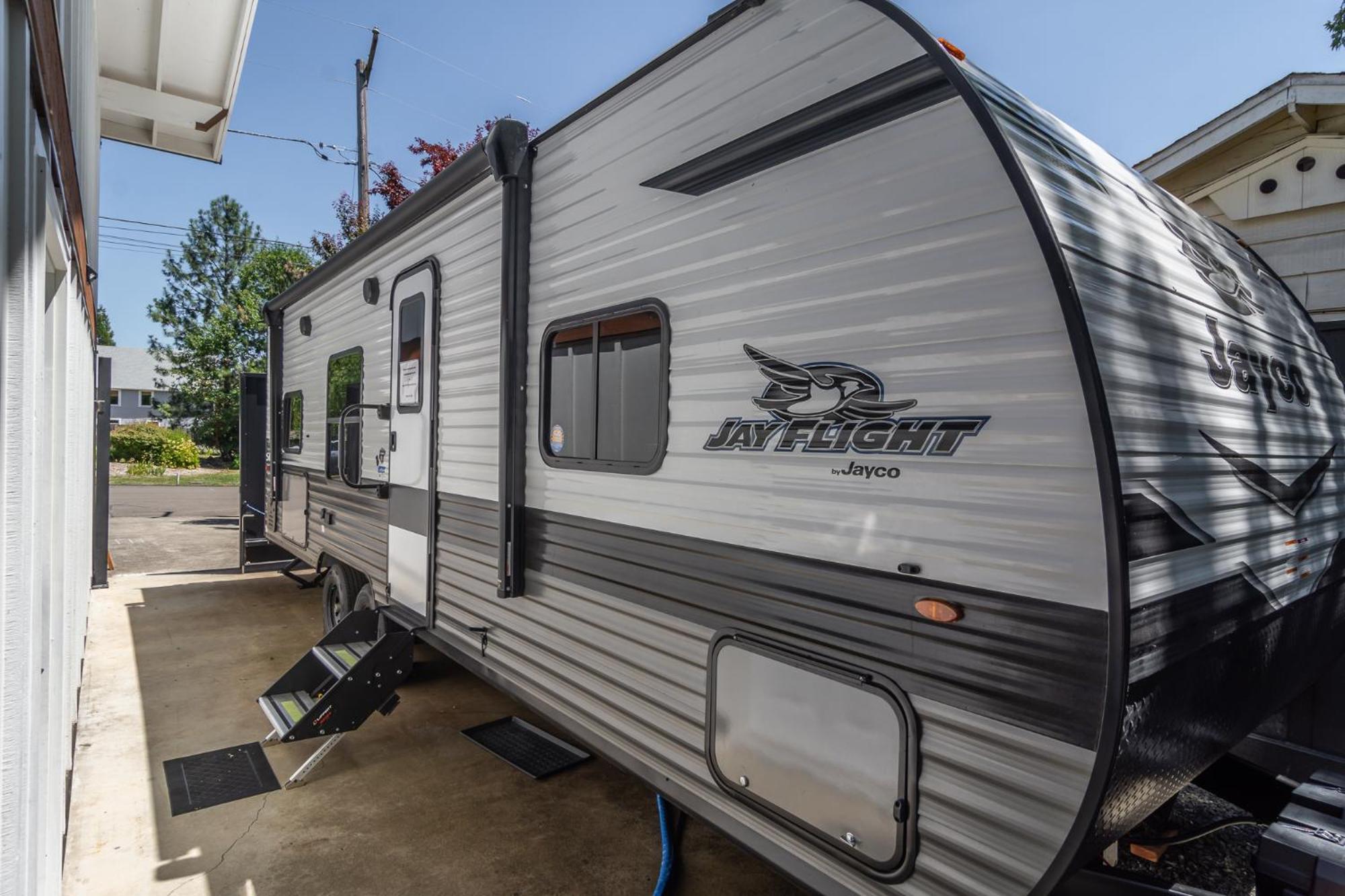 Chic Rv Retreat, Stunning Yard In Roseburg Hotel ภายนอก รูปภาพ