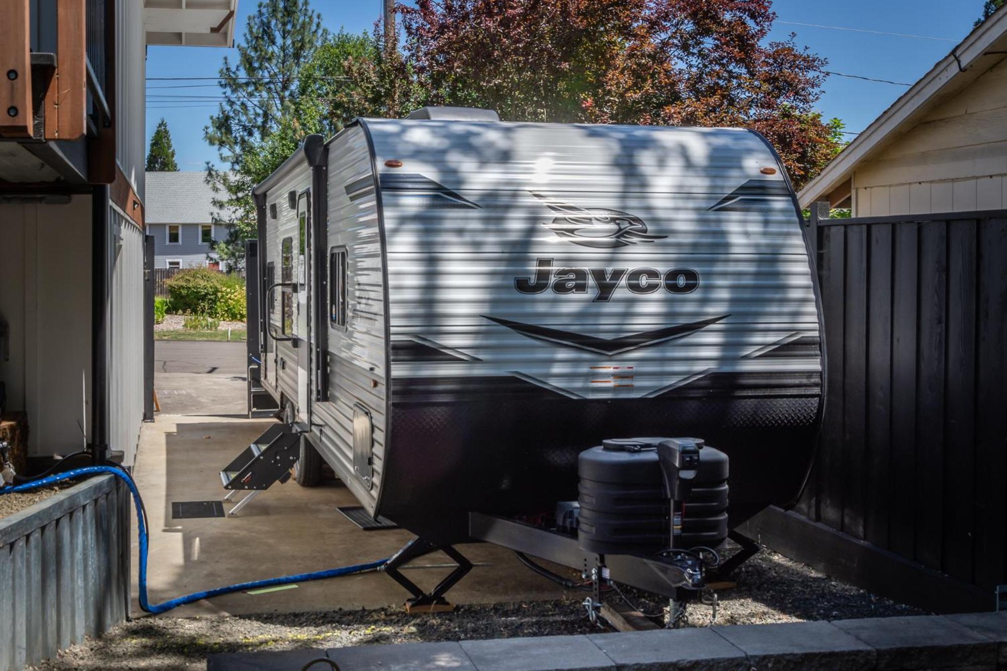 Chic Rv Retreat, Stunning Yard In Roseburg Hotel ภายนอก รูปภาพ