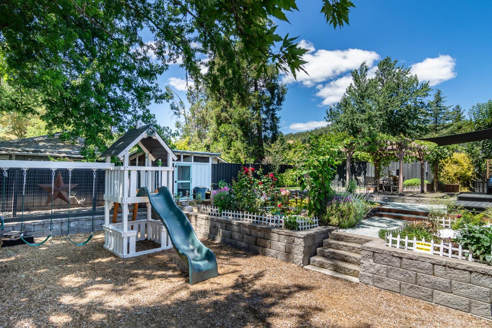 Chic Rv Retreat, Stunning Yard In Roseburg Hotel ภายนอก รูปภาพ